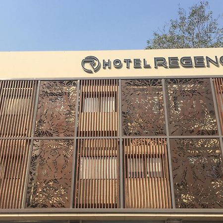 Hotel Regency Сурат Экстерьер фото