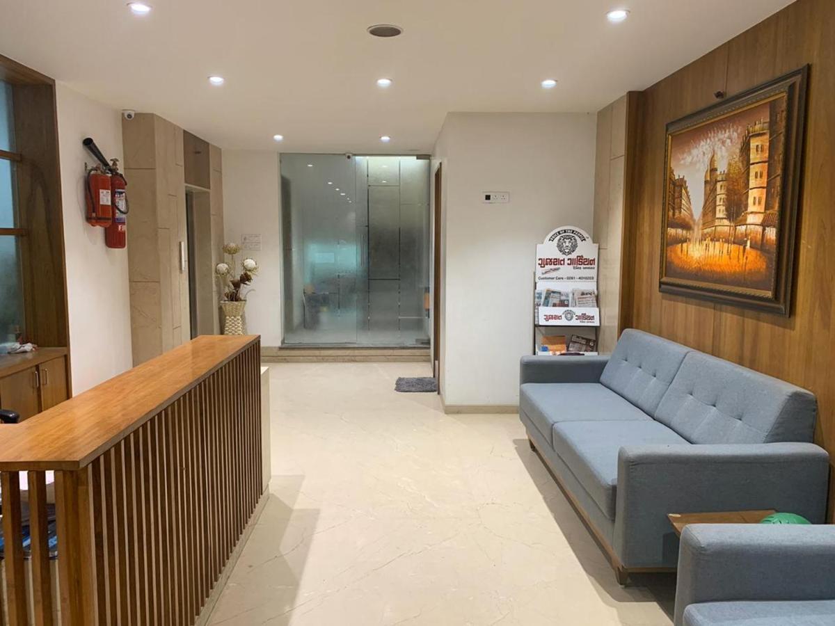 Hotel Regency Сурат Экстерьер фото